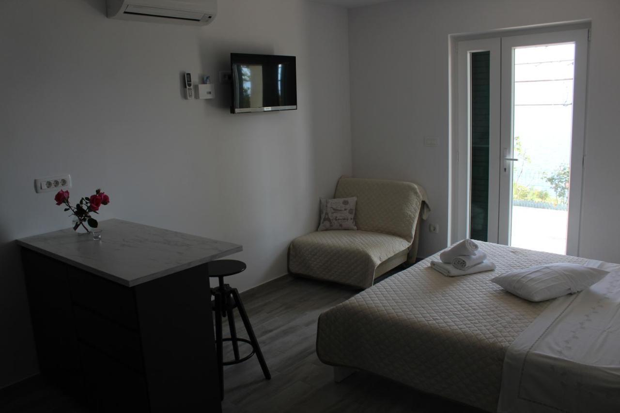 Apartments Tom Міміце Екстер'єр фото